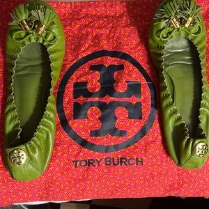 Tory Burch Reese tassel flats